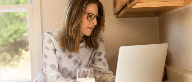Work Life Balance | Woman working at her kitchen table